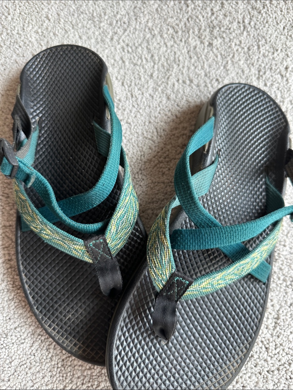 Chaco Teal and Black women’s  Strappy Sandals